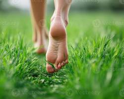 Mykóza nohou a nehtů: Jak poznat nepřítele a proč se ho tak těžko zbavujeme?