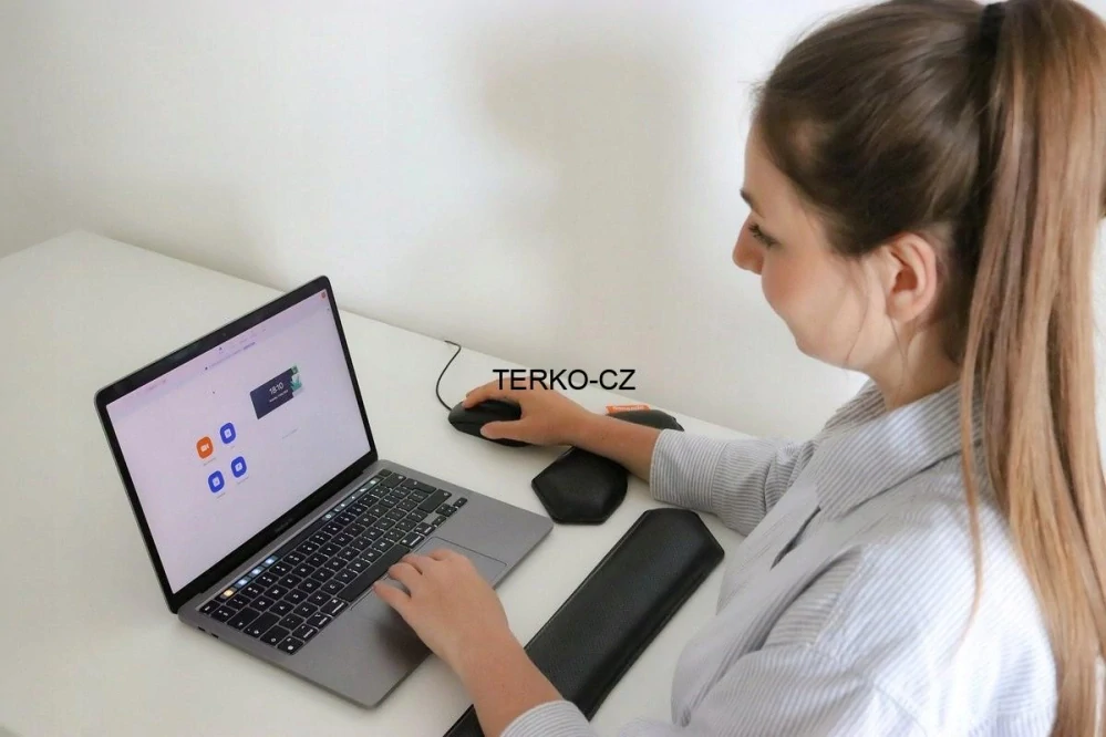 Ergonomická vyhřívaná podložka pod zápěstí USB 5V / 1,3A